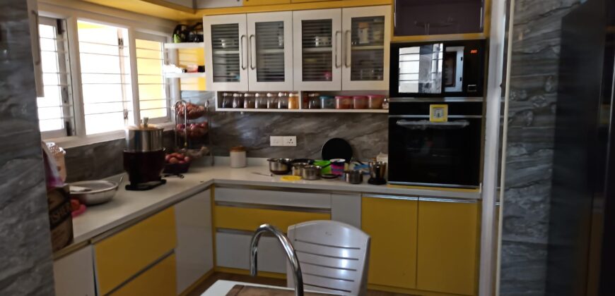 4 bhk furnished flat rent